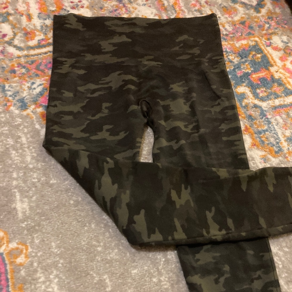 Spanx seamless camo leggings